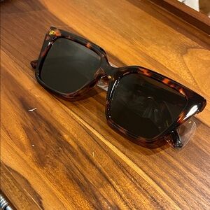 Tortoise Shell Square Sunglasses